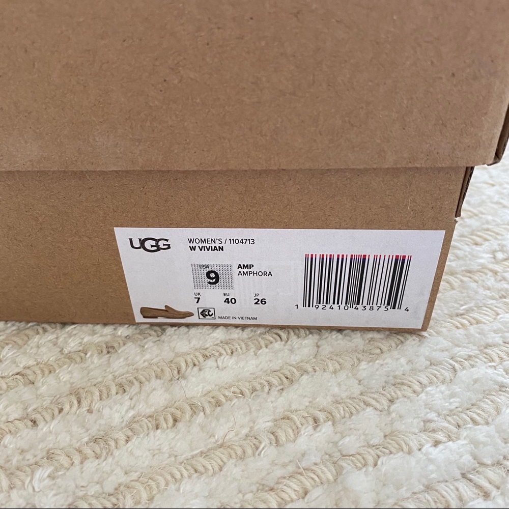 NWT UGG Vivian suede loafers - Picture 8 of 15
